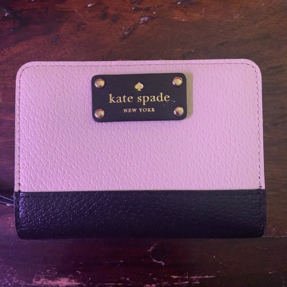 Kate Spade Medium Wallet - Picture 1 of 4
